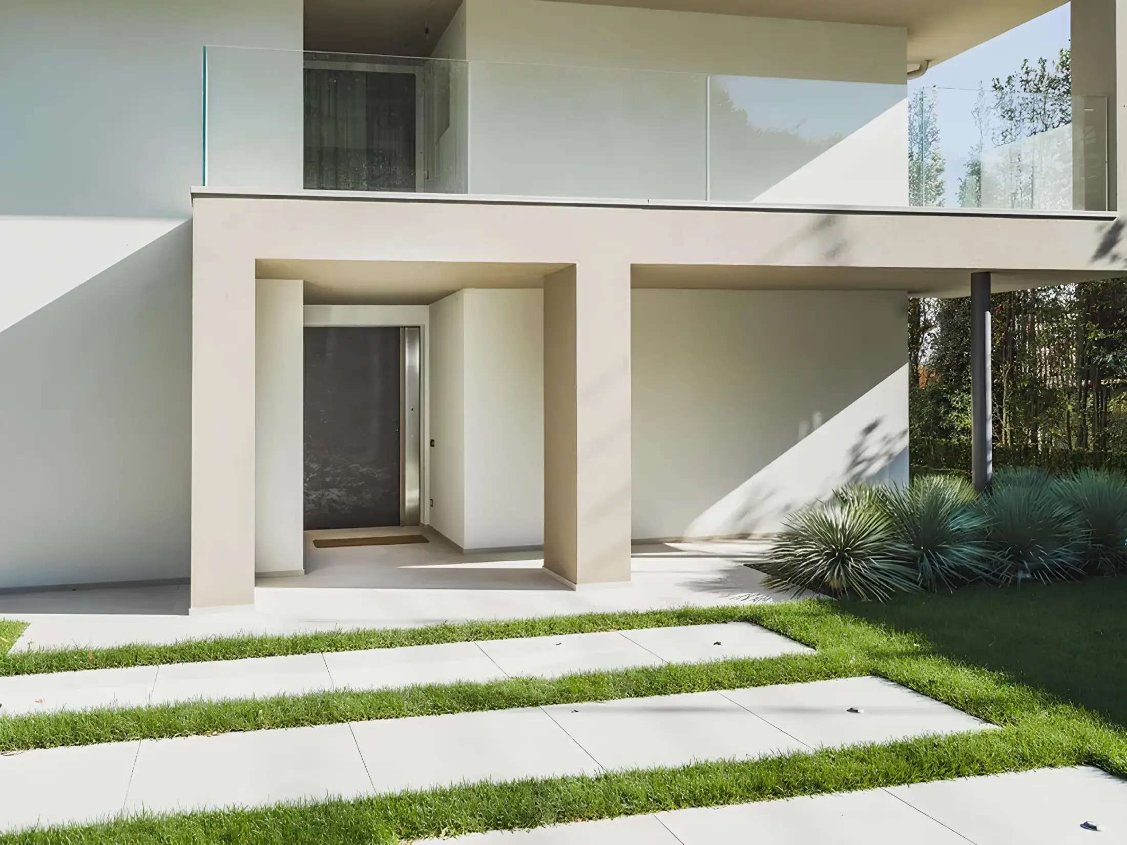 Minerva armored pivot door