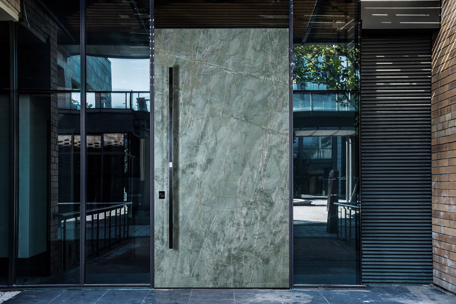 Natural stone covering