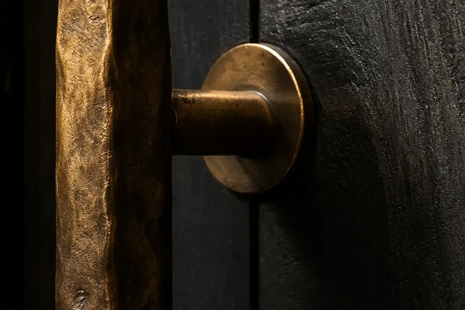 The Jewelry of the Door: Custom Pull Bars and Handcrafted Hardware